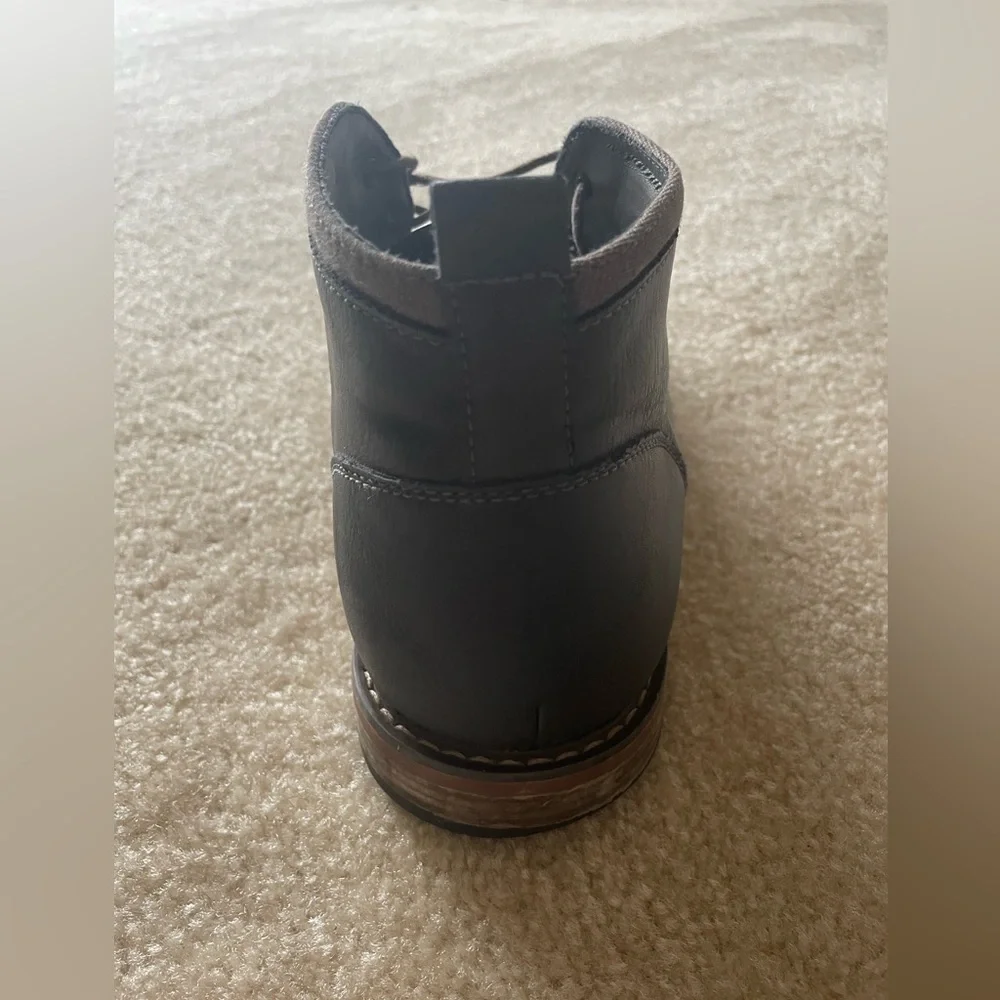 SEVEN 91 men’s chukka boots.‎ Size 10.5
